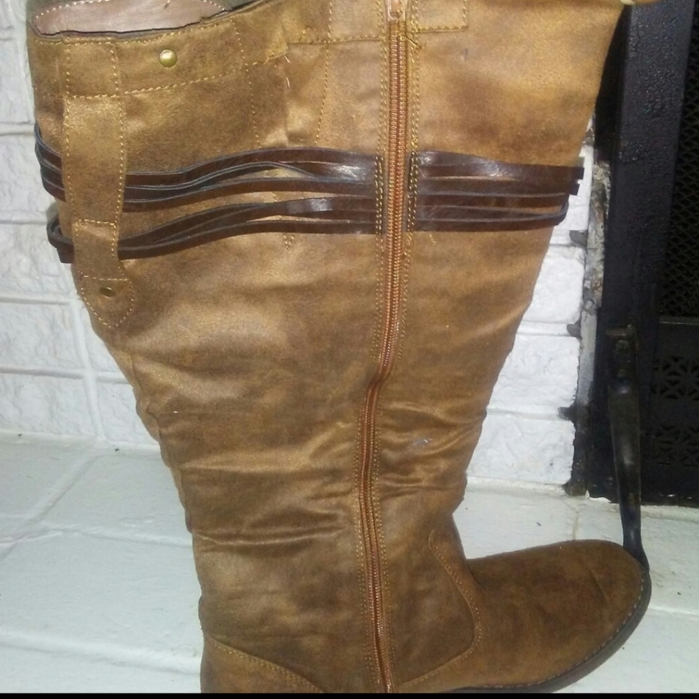 Rutched knee hi boot